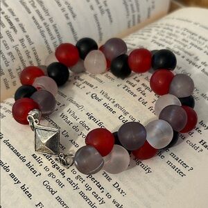 Funky chunky Beaded Bracelet with magnetic closure  - Red, Black, clear and Gray